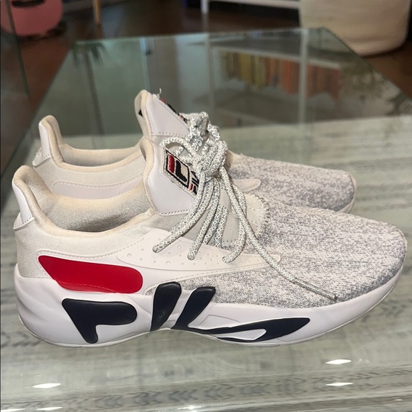 Fila Gray‎ and Red Sneakers womens 7.5 - Picture 1 of 6